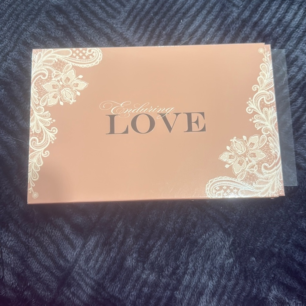 Sydney grace palette enduring love light version